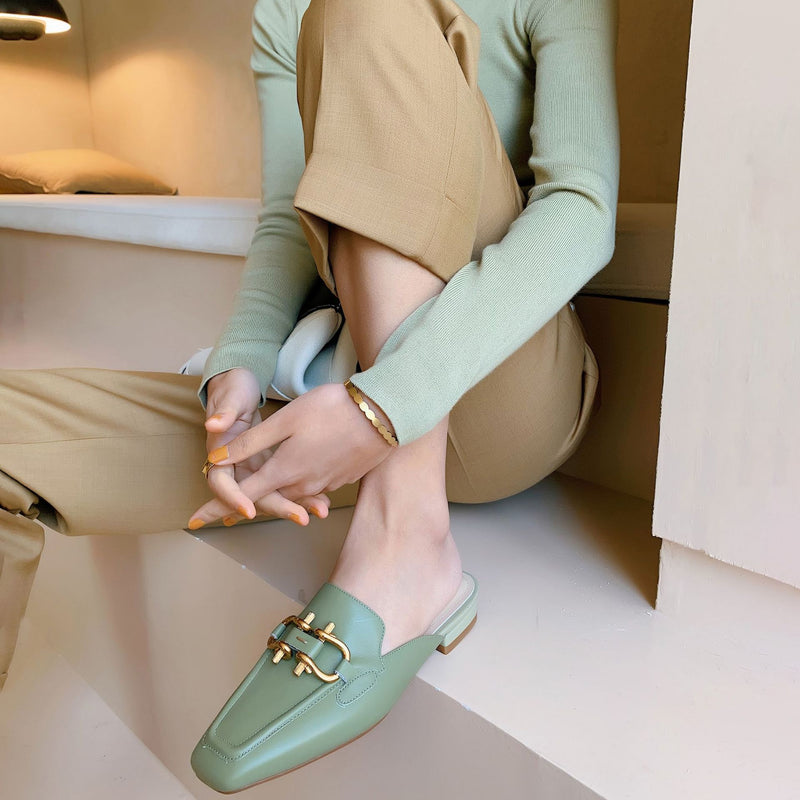 Finn Chain Pointed Toe Mule Spring Metal Buckle Flat Shoes