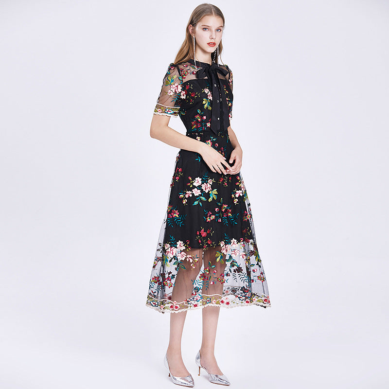 Kendall Jenner Wedding Guest Dress Hepburn Style Mid-Length Temperament Waist-Controlled Slimming Mesh Embroidery Floral