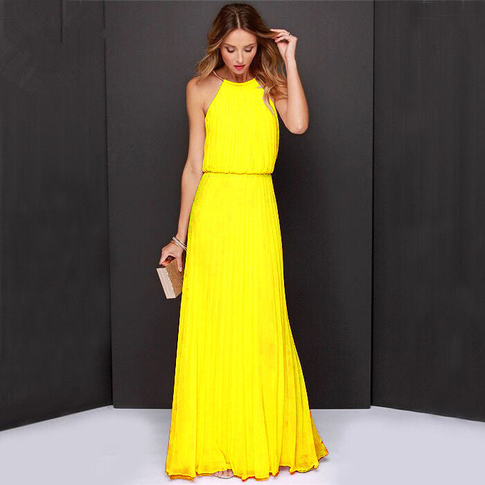 Kendall Jenner Wedding Guest Dress Halter Solid Color Sleeveless Beach