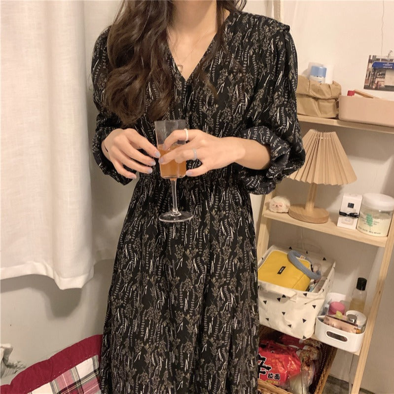 Gloria Vanderbilt V-neck Floral Waist-Tight Midi Dress