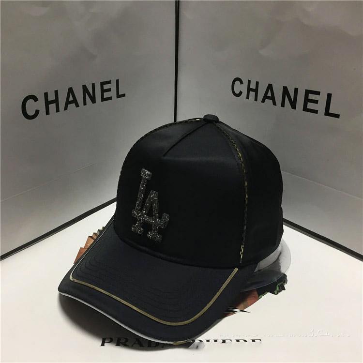 Dogers Baseball Cap Four Seasons Leisure Peaked Cap Fashion Diamond Hat